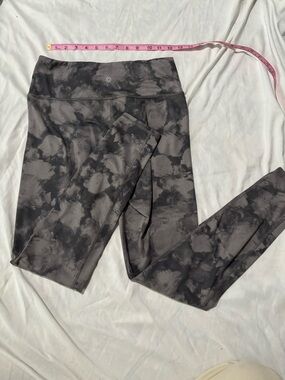 Athleta Black and Gray Tie-Dye Performance Leggings